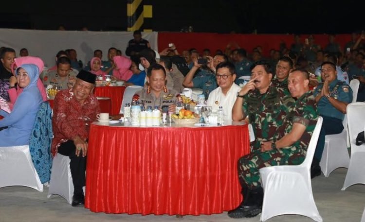 Perdana, Panglima TNI dan Kapolri Tinjau Perbatasan di Kaltara