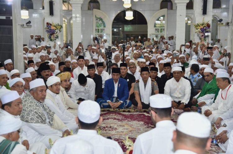 Haul ke-13 Guru Sekumpul Dihadiri Jokowi