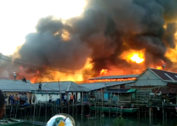 Kebakaran Jembatan Bongkok, Puluhan Warga Kehilangan Rumah