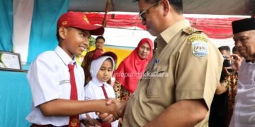 Gubernur Resmikan Kampung KB ‘Emas’ di Desa Balansiku