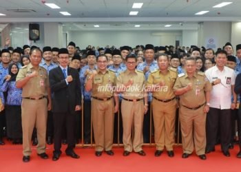 Gubernur Serahkan SK CPNS dan PNS di Lingkup Pemprov Kaltara