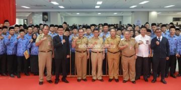 Gubernur Serahkan SK CPNS dan PNS di Lingkup Pemprov Kaltara