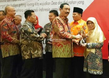 Gubernur Kaltara Terima Penghargaan Upakarya Wanua Nugraha