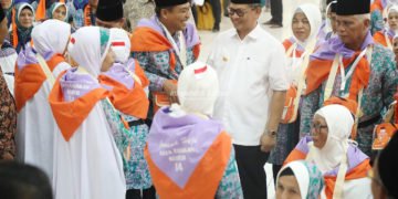 Lepas CJH Kaltara, Gubernur Berpesan Jaga Kebersamaan
