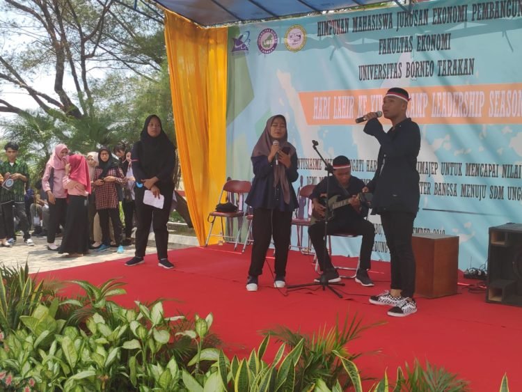 Meriahkan HUT HIMAJEP Ke 14 Dengan Musikalisasi Puisi dan Bazar