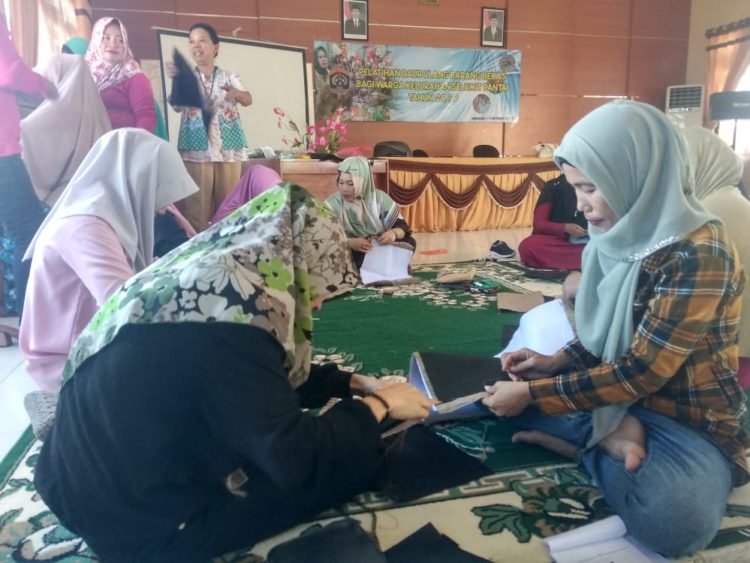 Terima Dana Kelurahan Ratusan Juta, Lurah Selumit Pantai Berdayakan Warganya
