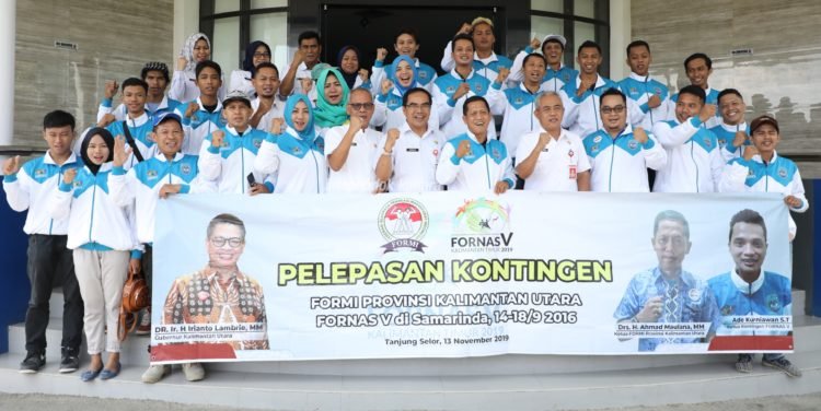 Sekprov Melepas Kontingen Fornas V