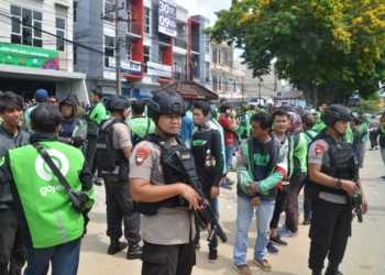 Brimob Kaltim Amankan Demo Pengemudi Ojol di Kota Balikpapan