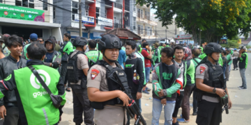 Brimob Kaltim Amankan Demo Pengemudi Ojol di Kota Balikpapan