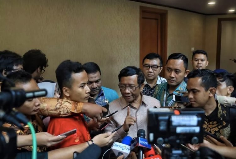 Menko Polhukam Ajak Masyarakat Bersikap Dewasa Tanggapi Kasus Teror