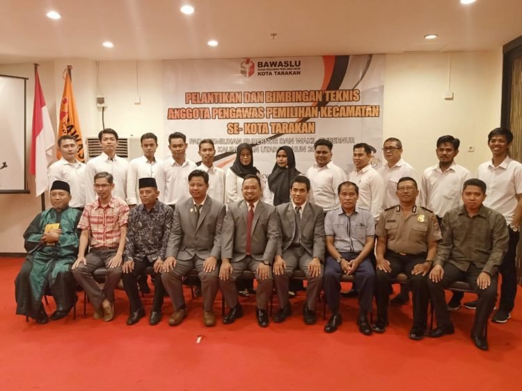 12 Orang Panwascam Kota Tarakan Terpilih Resmi Dilantik
