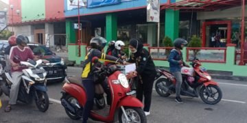 Peduli Pendidikan, Karang Taruna Selumit Pantai Lakukan Aksi Galang Dana