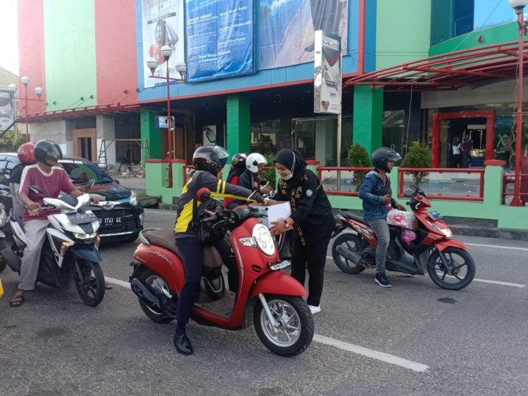 Peduli Pendidikan, Karang Taruna Selumit Pantai Lakukan Aksi Galang Dana
