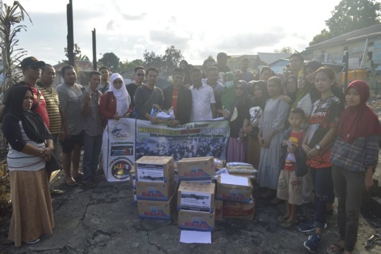Kunjungi Korban Kebakaran Lingkas Ujung, KBT Serahkan Bantuan Sembako