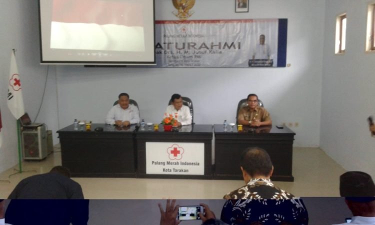 Kunjungi PMI Tarakan,  Jusuf Kalla Akan Upayakan Penambahan Peralatan