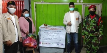 Pemuda Muhammadiyah Bulungan Bagikan Paket Sembako Ke Pedagang Kecil